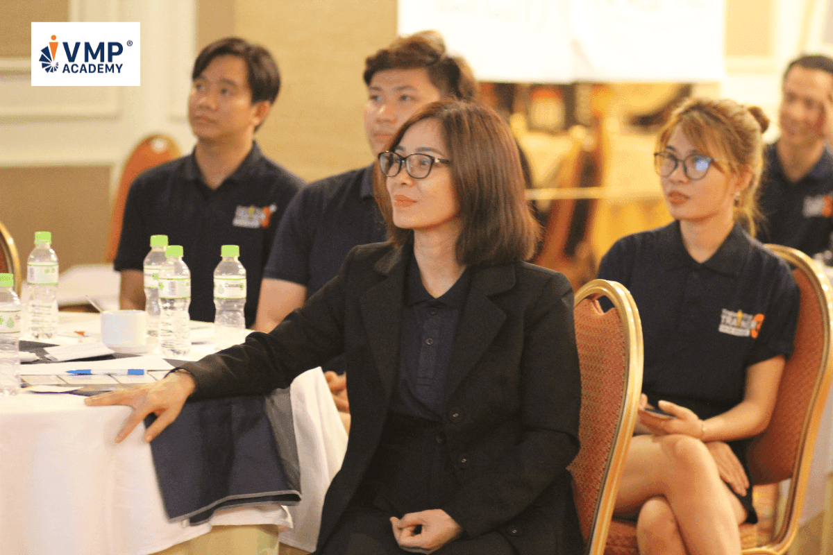 Peer review cũng là cách giúp bạn áp dụng active learning. Peer review cũng là cách giúp bạn áp dụng active learning.