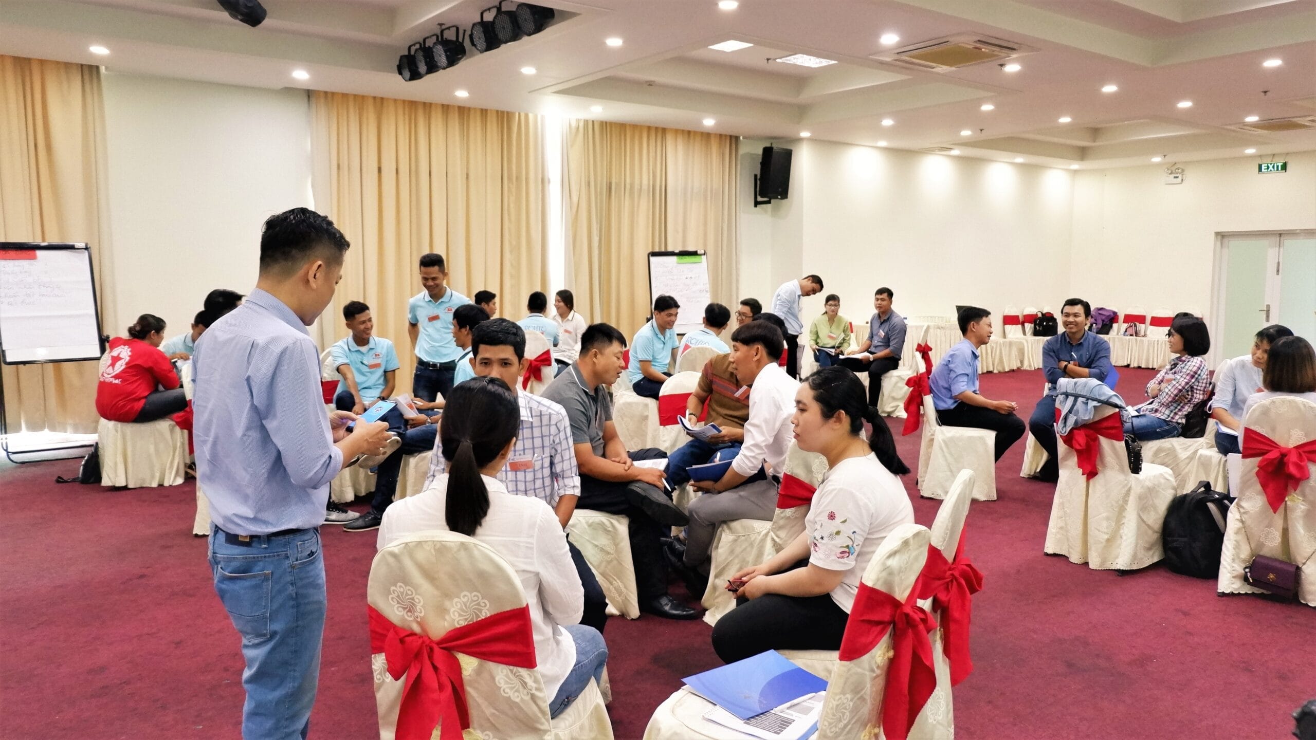 Teamleader-ho-tro-hoc-vien-trong-suot-chuoi-hoat-dong-dao-tao-Customer-Insight-Analysis-Negotiation-Skills