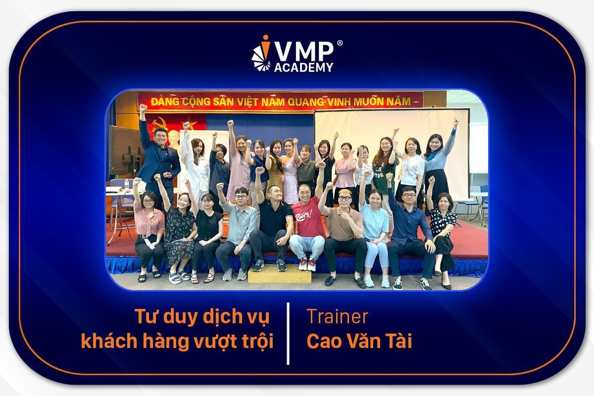 Năng lượng cùng khóa Tư duy dịch vụ khách hàng vượt trội. Năng lượng cùng khóa Tư duy dịch vụ khách hàng vượt trội.