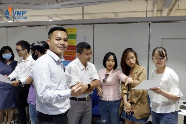 Tham gia đánh giá sau quá trình đào tạo hội nhập