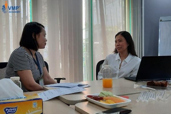 Các First-Line Managers vận dụng kỹ năng huấn luyện ngay trên “thực địa”