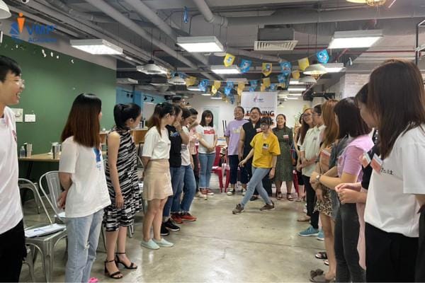 Giảng viên luôn tương tác trong quá trình truyền đạt
