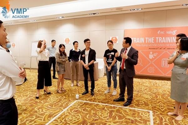 Các hoạt động đào tạo tại lớp Train The Training Manager để thay đổi tư duy Học viên