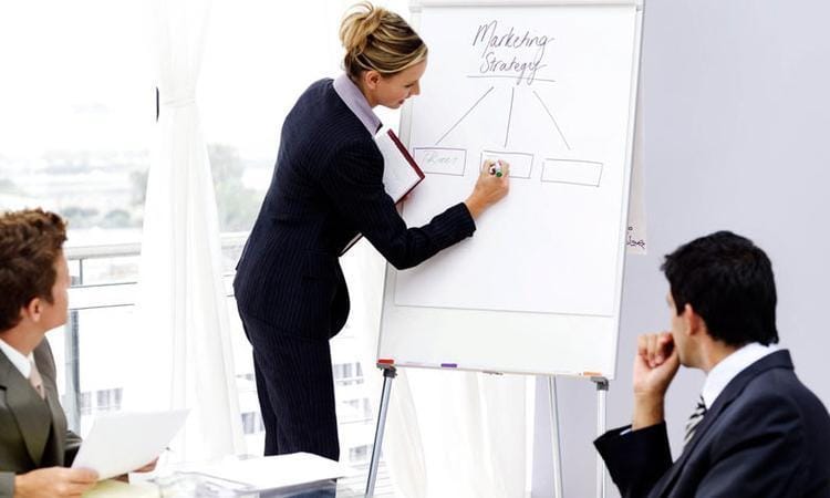 huấn luyện nhân viên thường xuyên