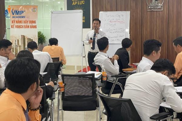 Luyện tập kỹ năng từ chối khách hàng