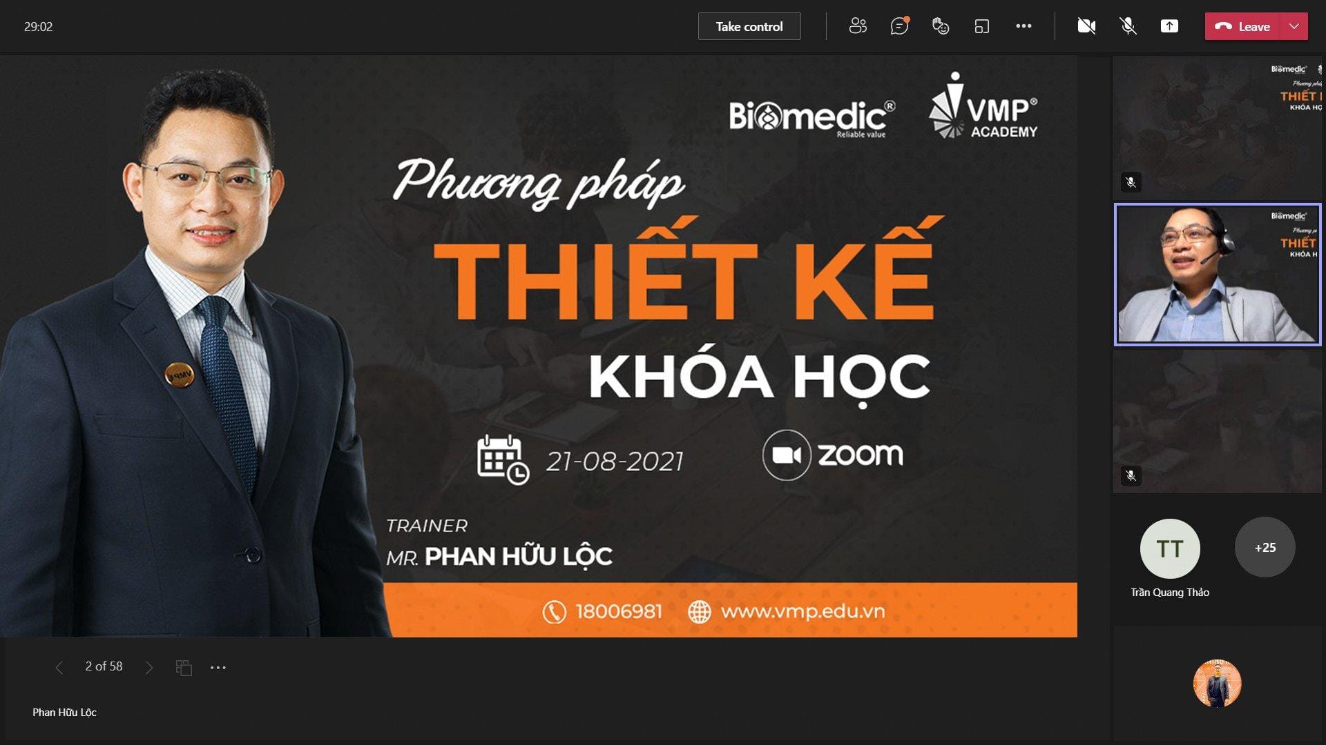 Trainer Phan Hữu Lộc đang mở đầu khóa Phương pháp thiết kế khóa học ngày 21/08/2021.