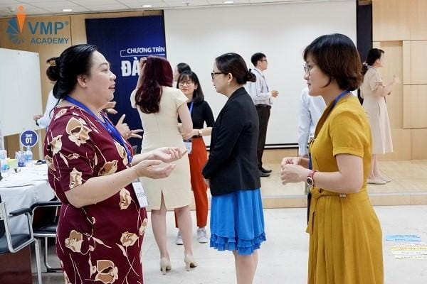 Ngôn ngữ cơ thể là yếu tố quyết định thành công của học viên