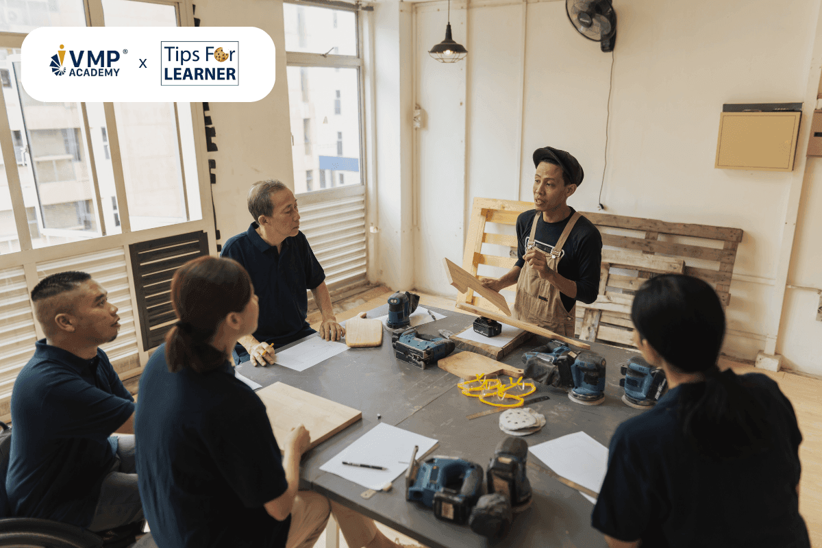 Sau khi brainstorm, trình bày về giải pháp. Sau khi brainstorm, trình bày về giải pháp.