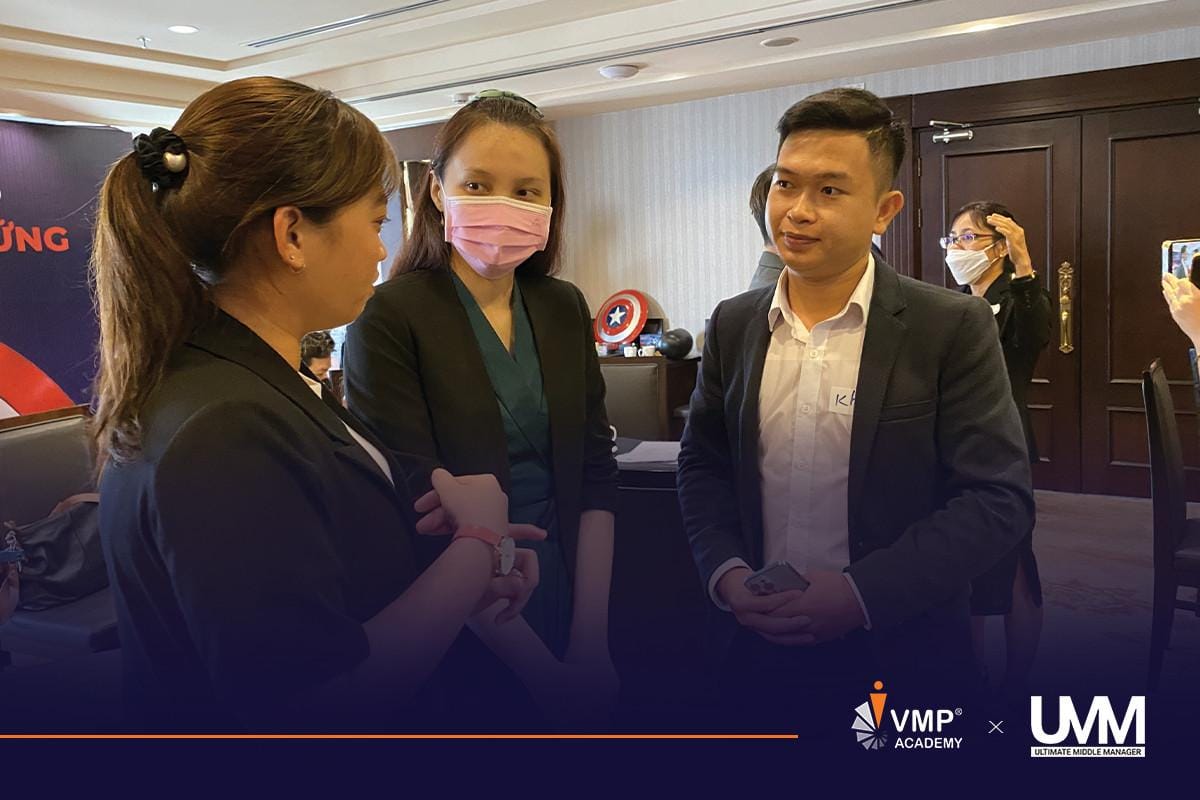 Anh chị khách mời thảo luận về lộ trình đào tạo nhà quản lý bền vững. Anh chị khách mời thảo luận về lộ trình đào tạo nhà quản lý bền vững.