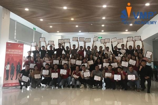 Xây dựng hình ảnh Nhân viên Chuyên nghiệp tại Toyota Cần Thơ